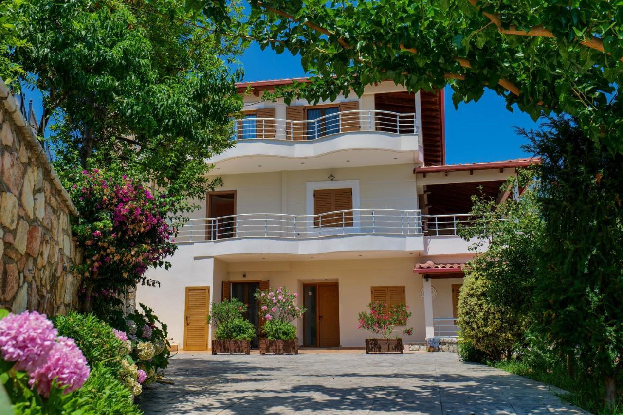 Bed and Breakfast Royal 1967 Himarë Exterior foto