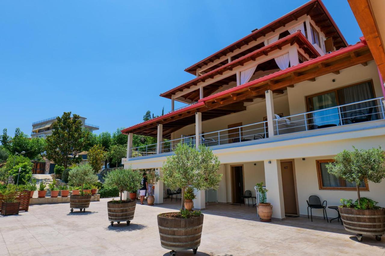 Bed and Breakfast Royal 1967 Himarë Exterior foto