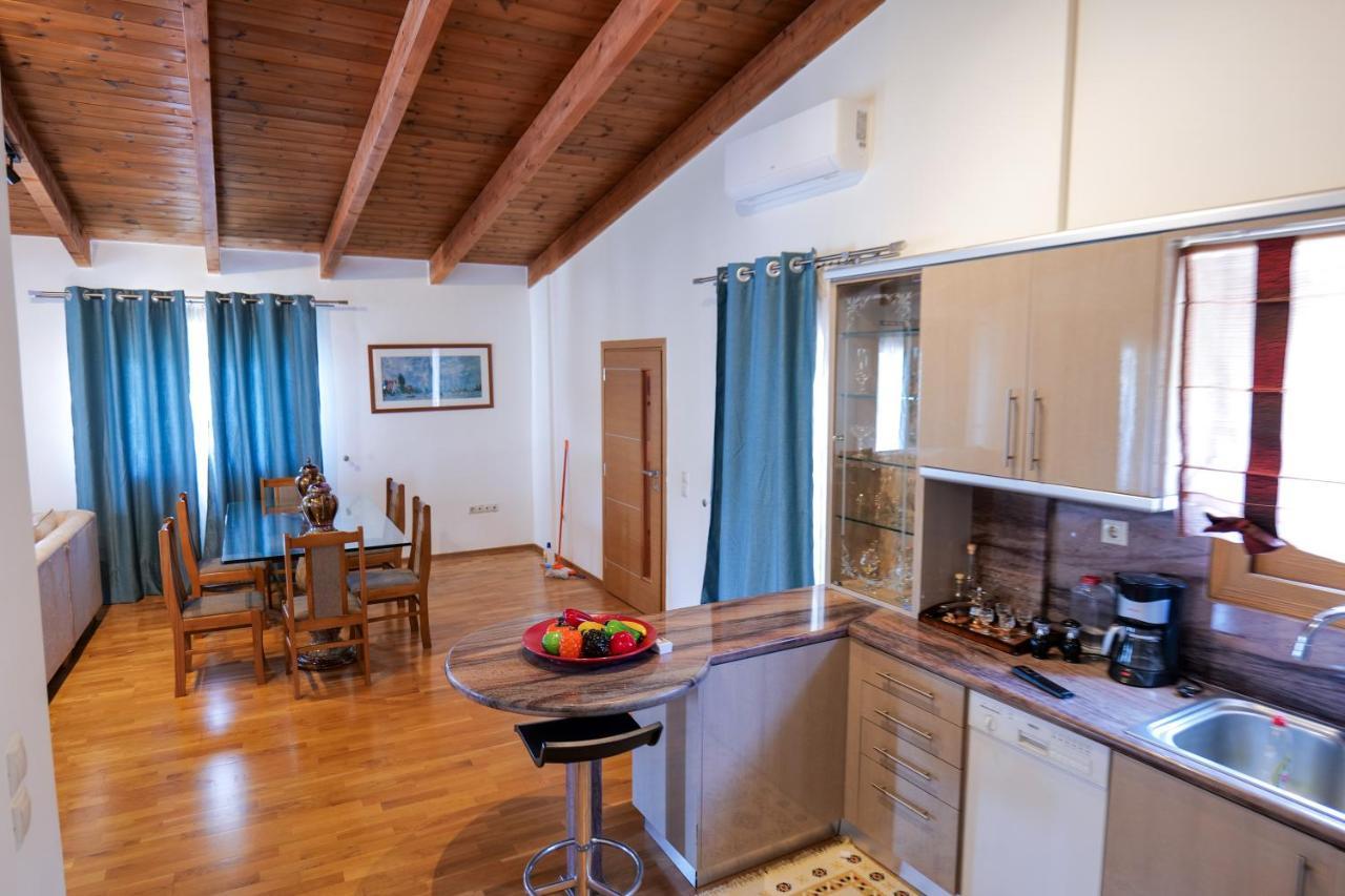 Bed and Breakfast Royal 1967 Himarë Exterior foto