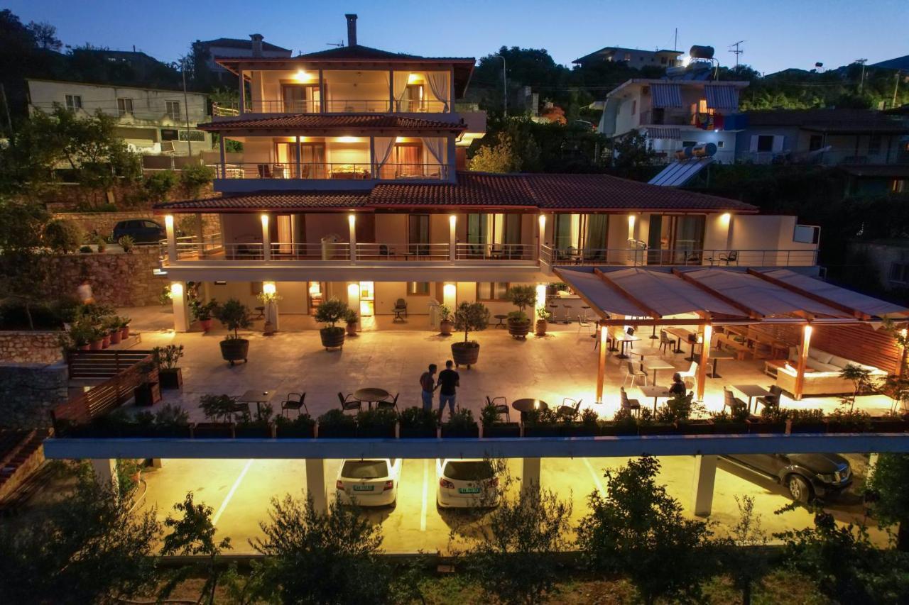 Bed and Breakfast Royal 1967 Himarë Exterior foto