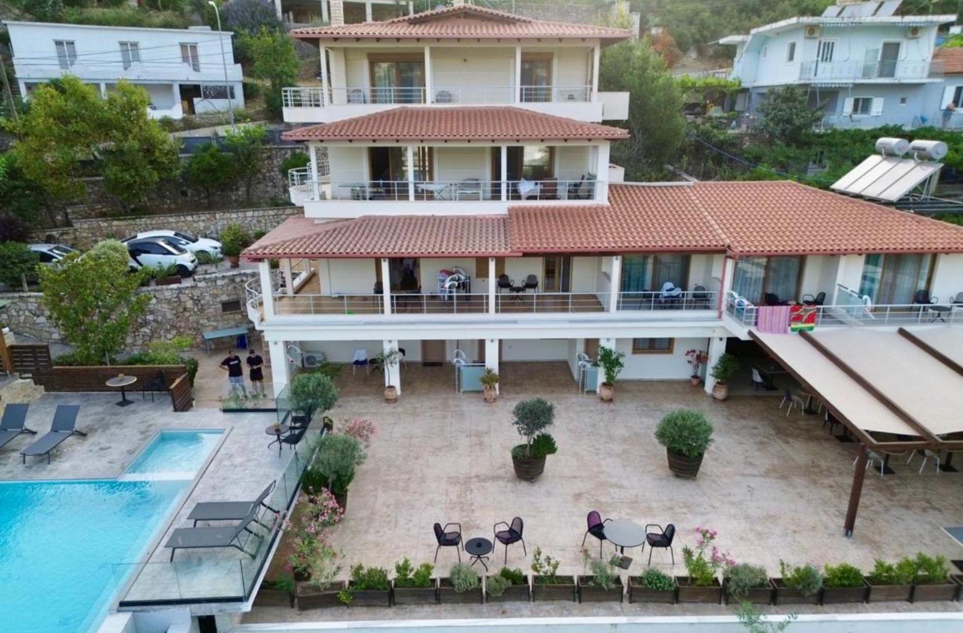 Bed and Breakfast Royal 1967 Himarë Exterior foto